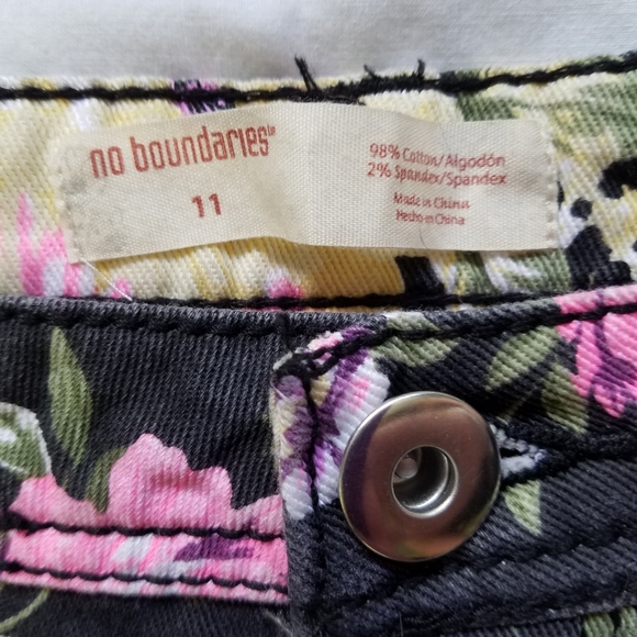 Two pairs of shorts - Picture 8 of 10